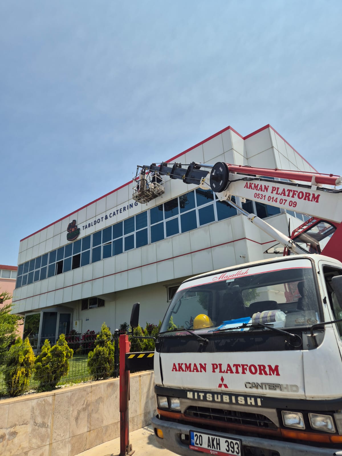 26 Metre Sepetli Platform Hizmeti - Denizli profesyonel temizlik hizmeti